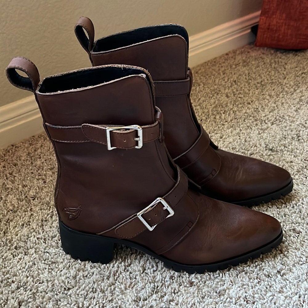 Leather moto boots